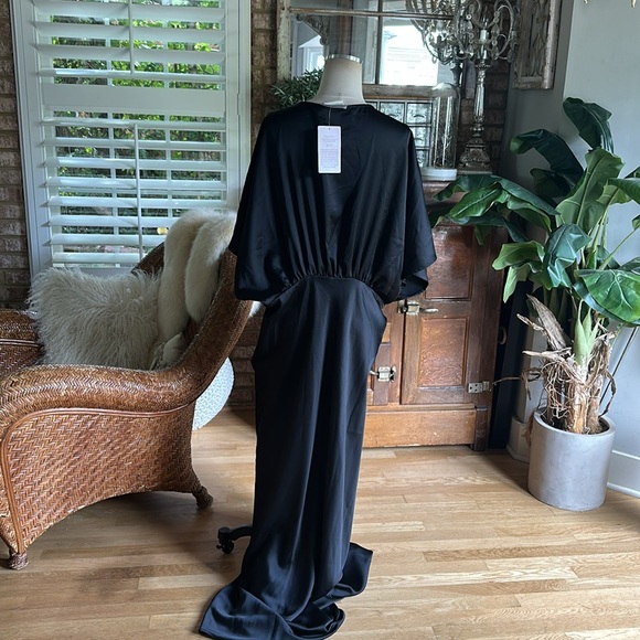 BHLDN Amelia Deep-V Flutter-Sleeve Satin A-Line Gown BLACK US 20 W NEW - Picture 4 of 10